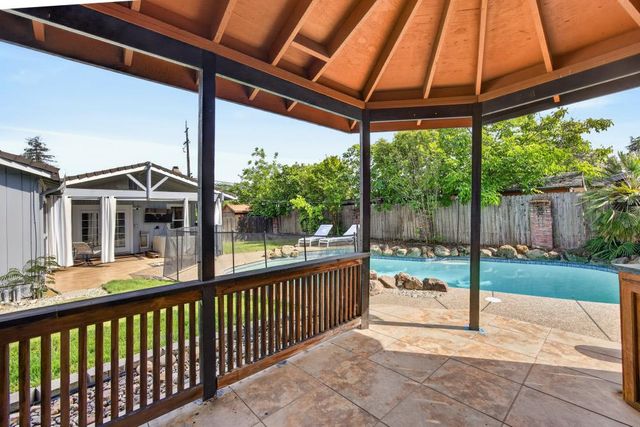 6715 Main Ave, Orangevale, CA 95662