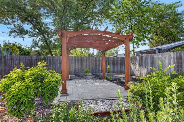 6715 Main Ave, Orangevale, CA 95662