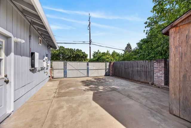 6715 Main Ave, Orangevale, CA 95662