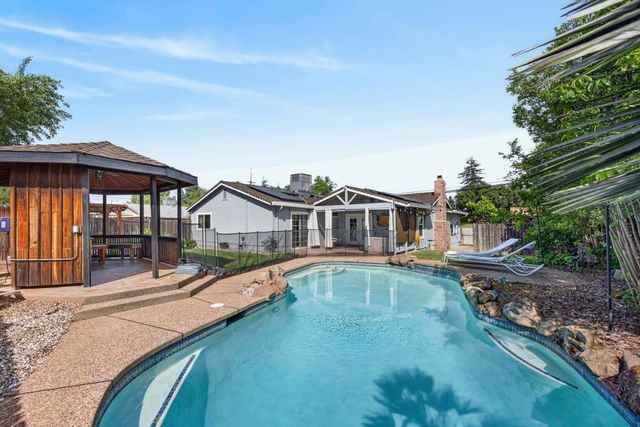 6715 Main Ave, Orangevale, CA 95662