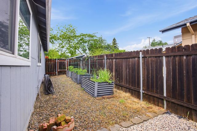 6715 Main Ave, Orangevale, CA 95662