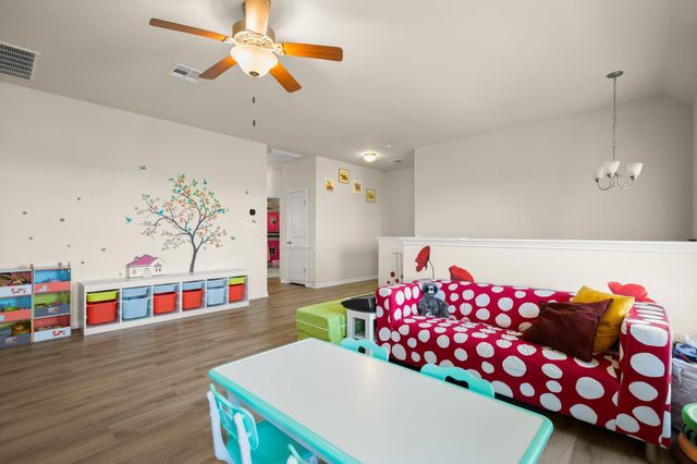 2401 Yaupon Range DR, Leander, TX 78641