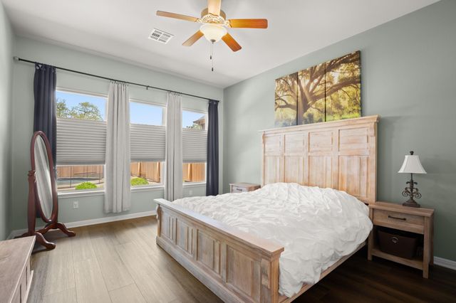 2401 Yaupon Range DR, Leander, TX 78641