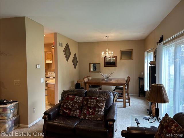 19130 W 11 Mile Road 6, Lathrup Village, MI 48076