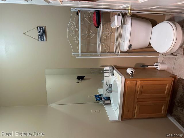 19130 W 11 Mile Road 6, Lathrup Village, MI 48076