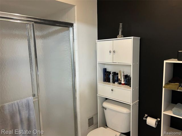 19130 W 11 Mile Road 6, Lathrup Village, MI 48076