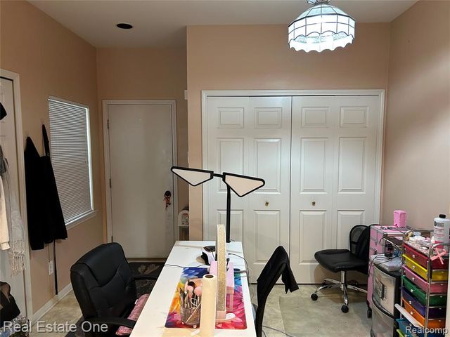 19130 W 11 Mile Road 6, Lathrup Village, MI 48076