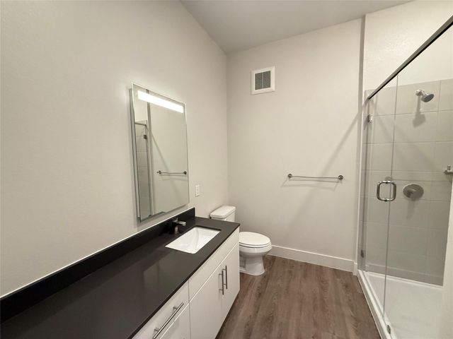 641 W Crosstimbers Street B8.211, Houston, TX 77018