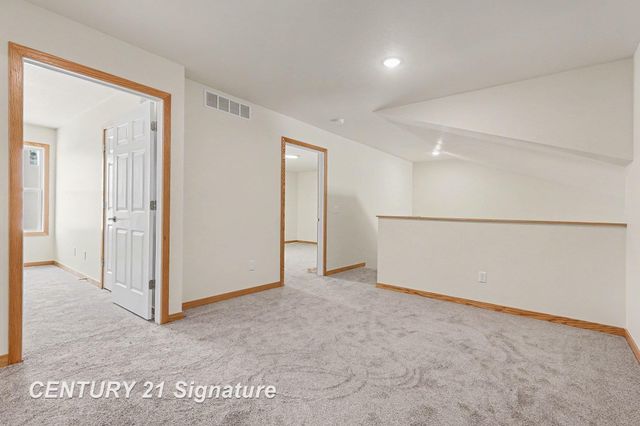 8440 S Valley Spring Lane, Freeland, MI 48623