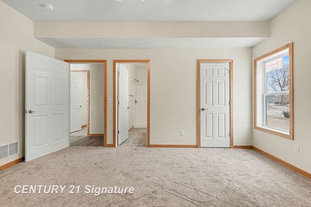 8440 S Valley Spring Lane, Freeland, MI 48623