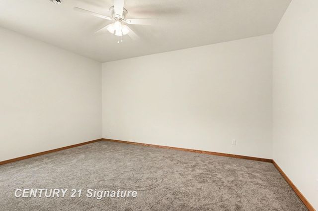 8440 S Valley Spring Lane, Freeland, MI 48623