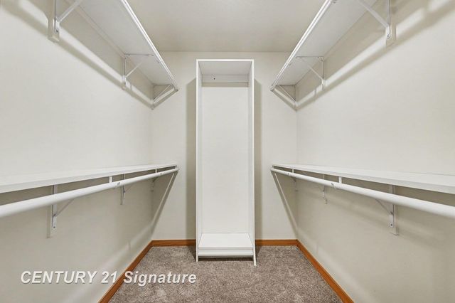 8440 S Valley Spring Lane, Freeland, MI 48623