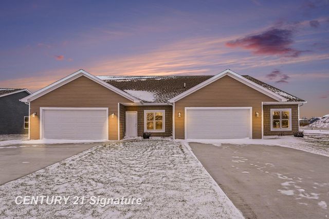 8440 S Valley Spring Lane, Freeland, MI 48623