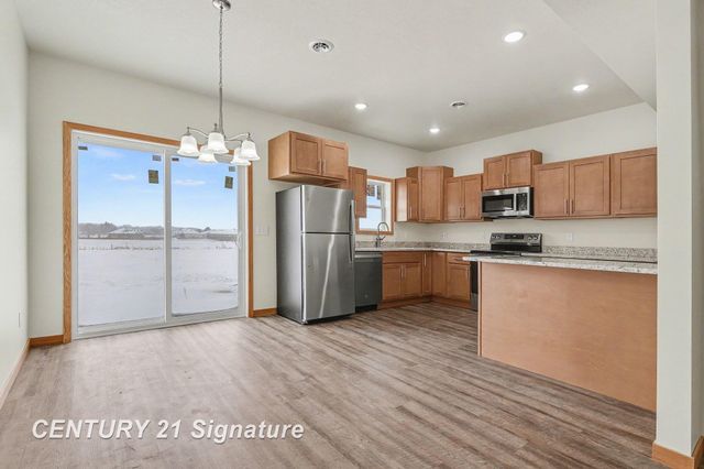 8440 S Valley Spring Lane, Freeland, MI 48623