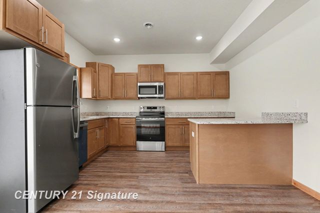 8440 S Valley Spring Lane, Freeland, MI 48623