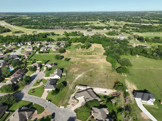 2917 Twisted Oak Drive, Brenham, TX 77833