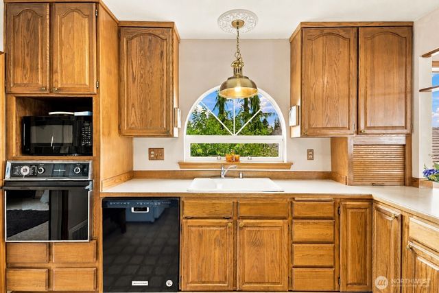 202 Alverson Boulevard, Everett, WA 98201