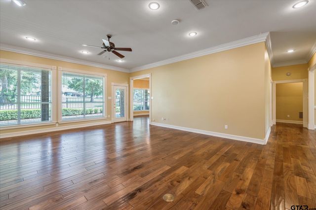 1431 Hollytree Pl, Tyler, TX 75703