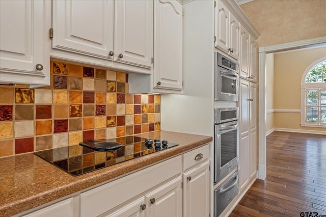 1431 Hollytree Pl, Tyler, TX 75703