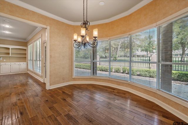1431 Hollytree Pl, Tyler, TX 75703