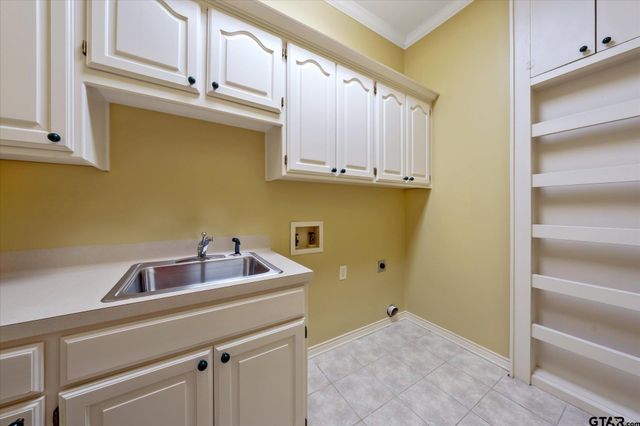 1431 Hollytree Pl, Tyler, TX 75703