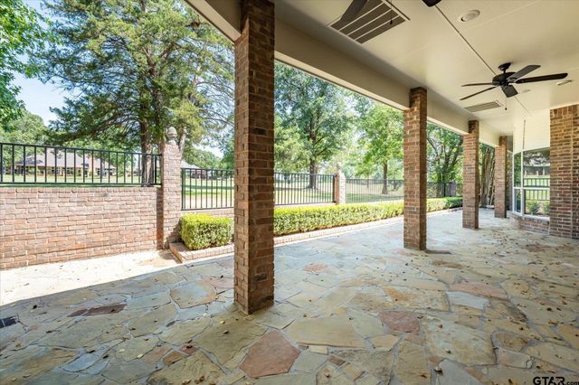 1431 Hollytree Pl, Tyler, TX 75703