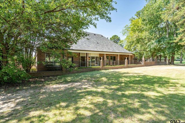 1431 Hollytree Pl, Tyler, TX 75703