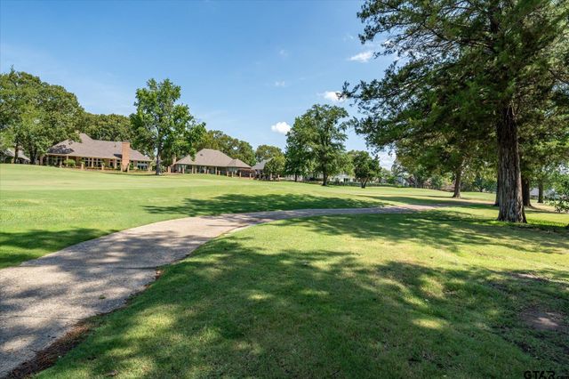 1431 Hollytree Pl, Tyler, TX 75703