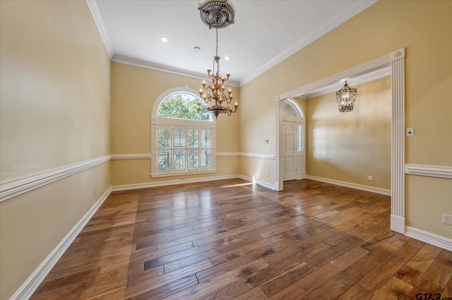 1431 Hollytree Pl, Tyler, TX 75703