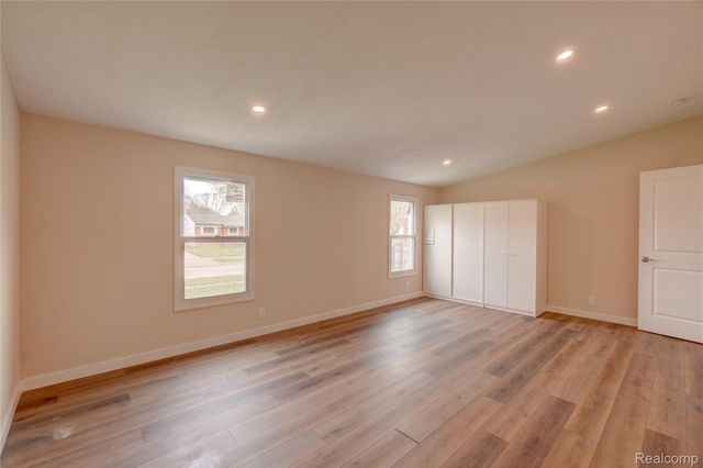 5112 Princess Street, Dearborn Heights, MI 48125