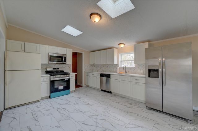 5112 Princess Street, Dearborn Heights, MI 48125