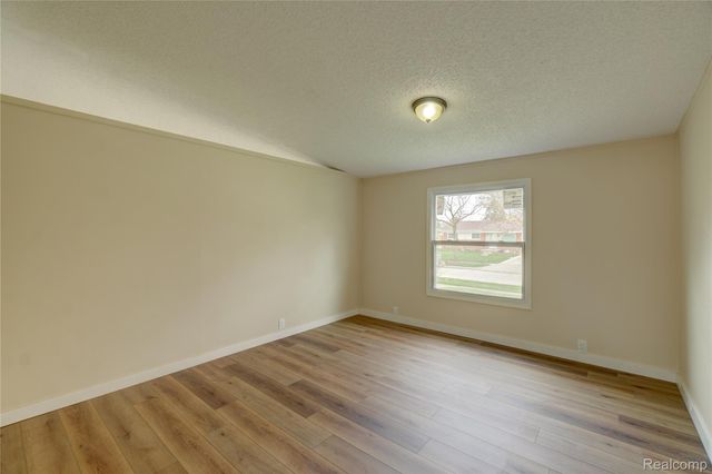 5112 Princess Street, Dearborn Heights, MI 48125