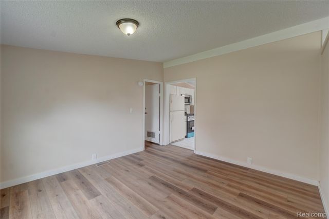 5112 Princess Street, Dearborn Heights, MI 48125