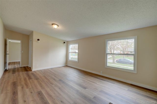 5112 Princess Street, Dearborn Heights, MI 48125