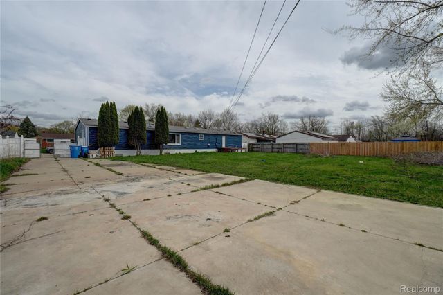 5112 Princess Street, Dearborn Heights, MI 48125