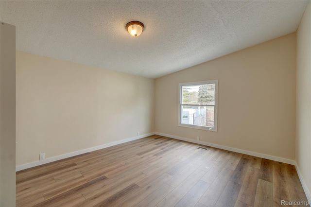 5112 Princess Street, Dearborn Heights, MI 48125