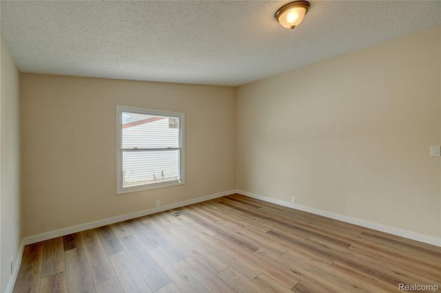 5112 Princess Street, Dearborn Heights, MI 48125
