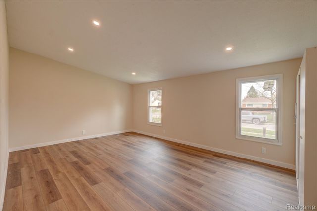 5112 Princess Street, Dearborn Heights, MI 48125