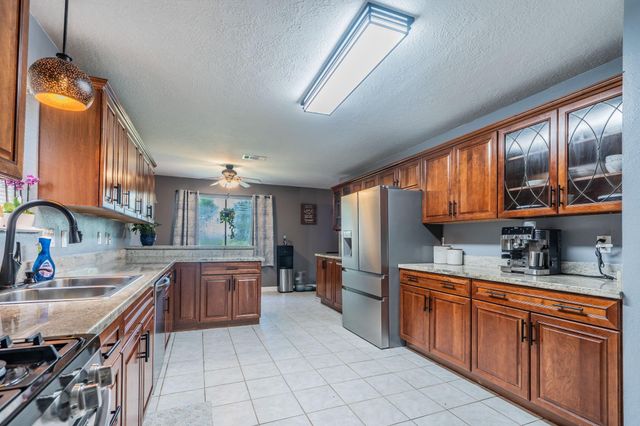 2304 Caroline Street, Dickinson, TX 77539