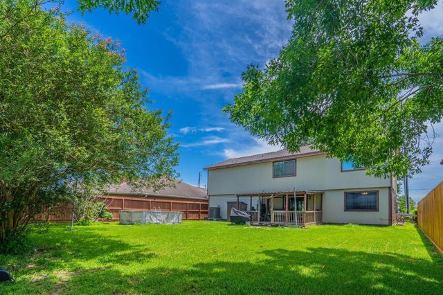2304 Caroline Street, Dickinson, TX 77539