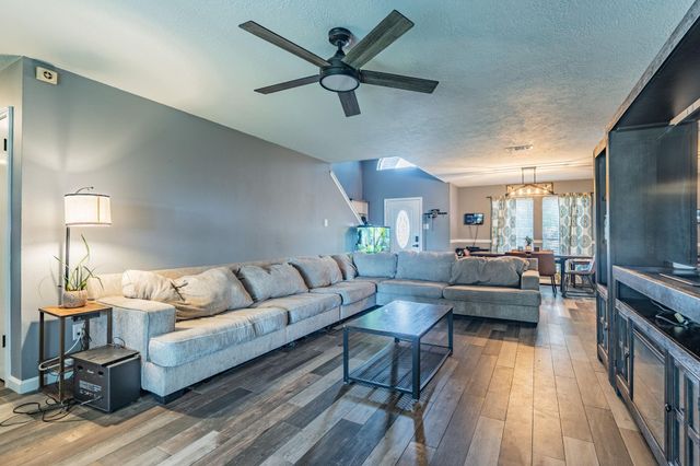 2304 Caroline Street, Dickinson, TX 77539