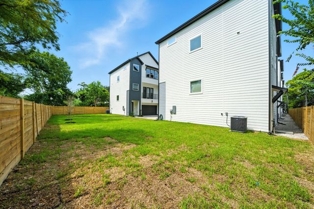 2304 Hoskins Drive B, Houston, TX 77080