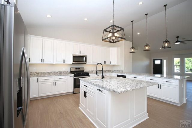 1009 S Oak Valley Dr, Pueblo West, CO 81007