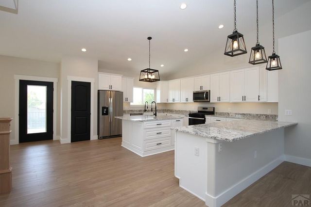 1009 S Oak Valley Dr, Pueblo West, CO 81007