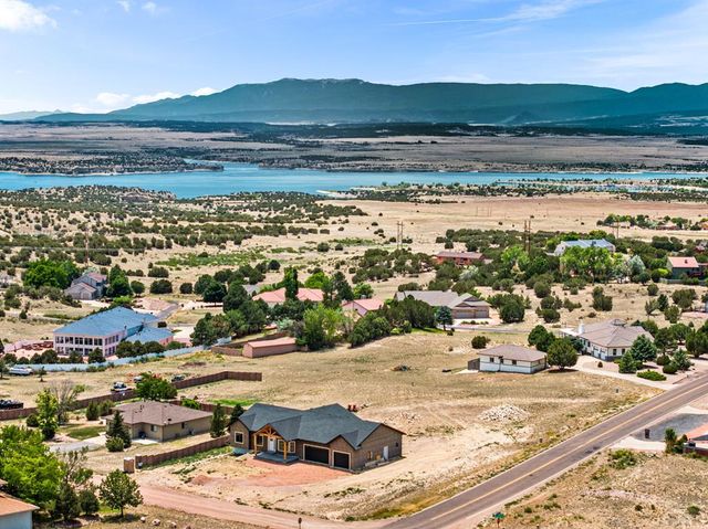 1009 S Oak Valley Dr, Pueblo West, CO 81007