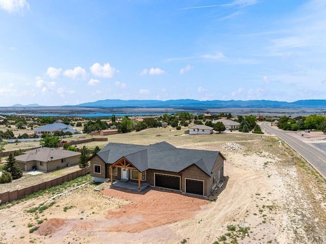 1009 S Oak Valley Dr, Pueblo West, CO 81007