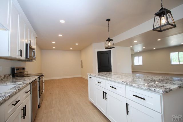 1009 S Oak Valley Dr, Pueblo West, CO 81007