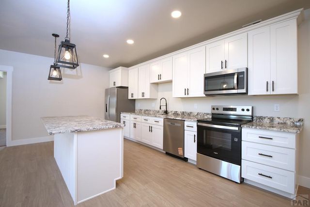 1009 S Oak Valley Dr, Pueblo West, CO 81007