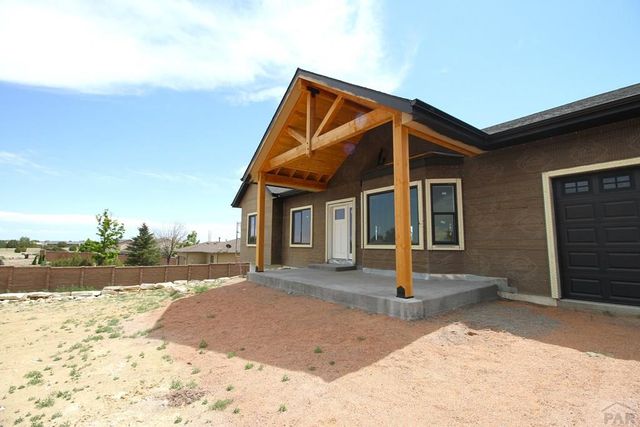 1009 S Oak Valley Dr, Pueblo West, CO 81007