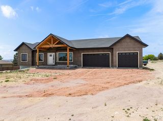 1009 S Oak Valley Dr, Pueblo West, CO 81007